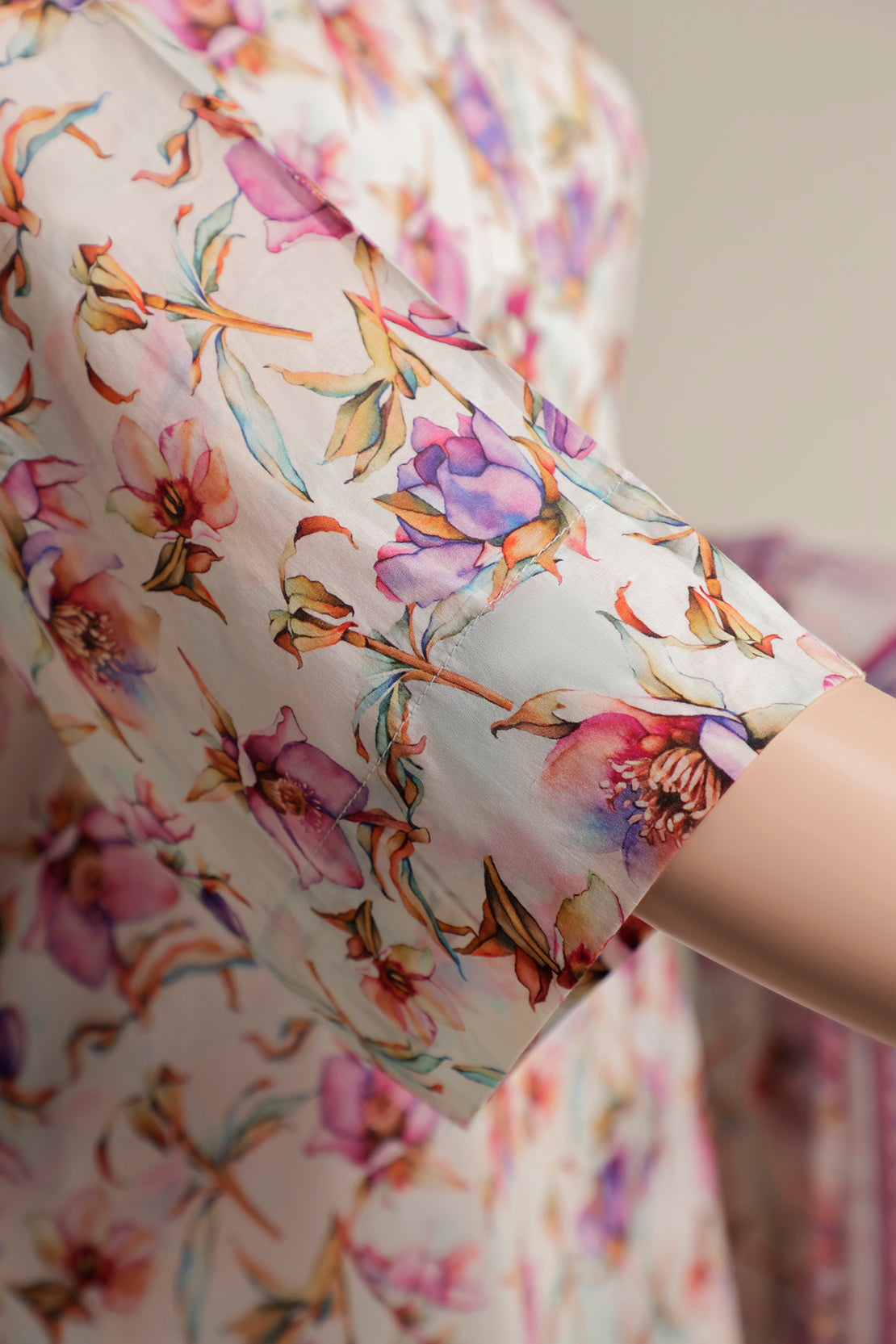 Printed Cambric Stitched 3 Piece With Chiffon Dupatta