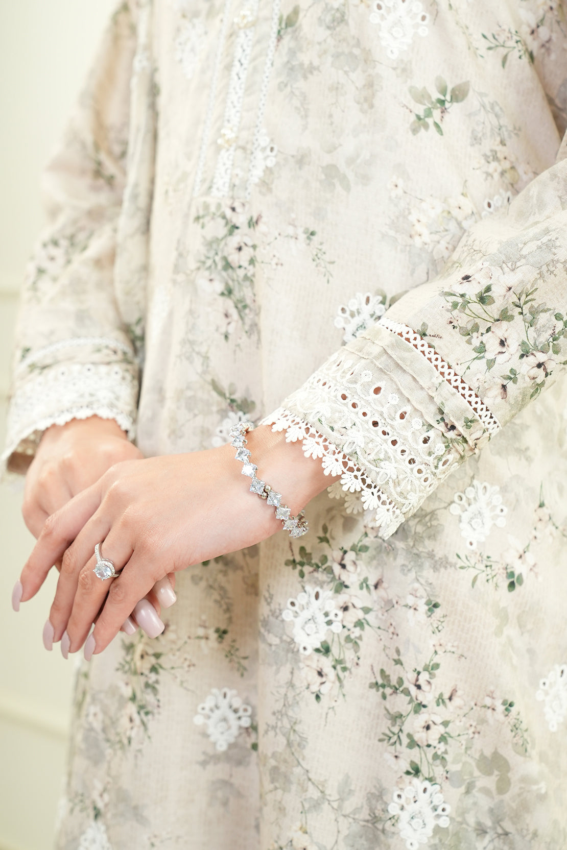 Unstitched Embroidered Self Jacquard 3 Piece With Chiffon Dupatta