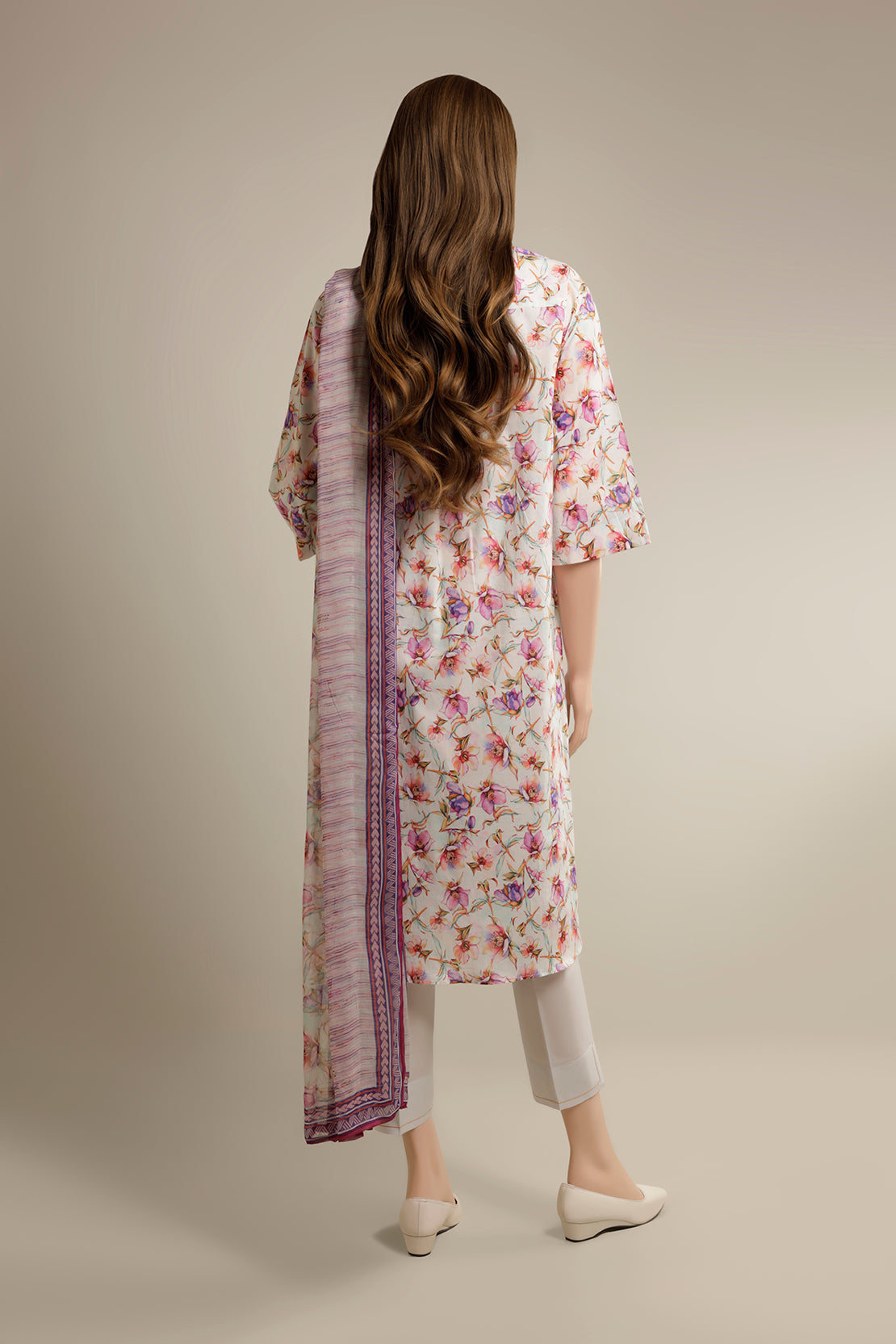 Printed Cambric Stitched 3 Piece With Chiffon Dupatta