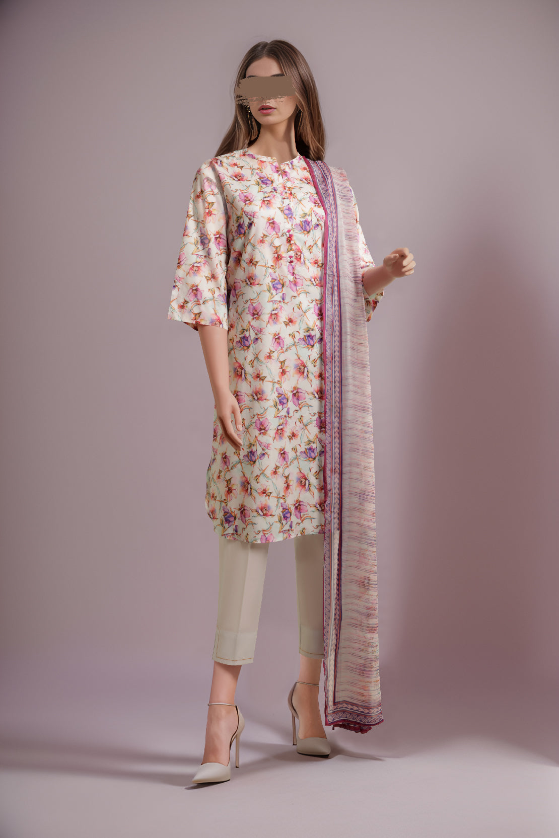 Printed Cambric Stitched 3 Piece With Chiffon Dupatta