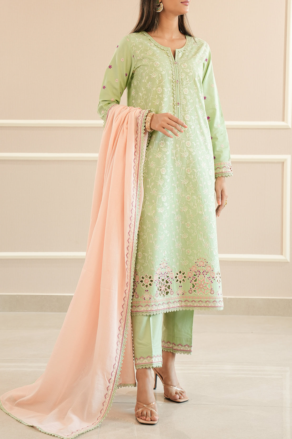Unstitched Embroidered Cambric 3 Piece With Chiffon Dupatta